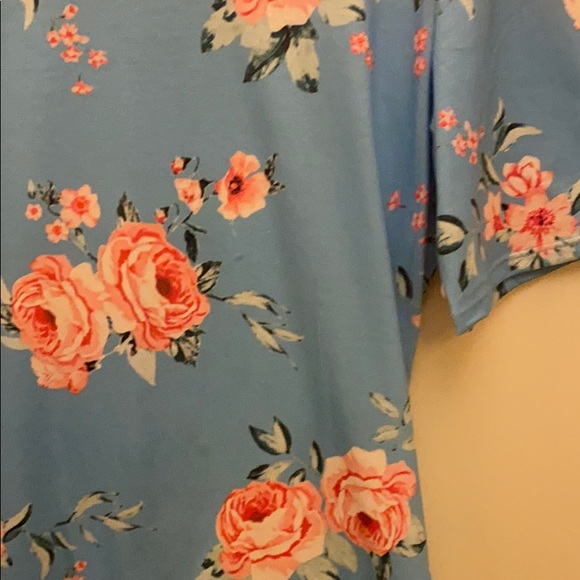 Blue and pink floral blouse never before worn. - Picture 3 of 7
